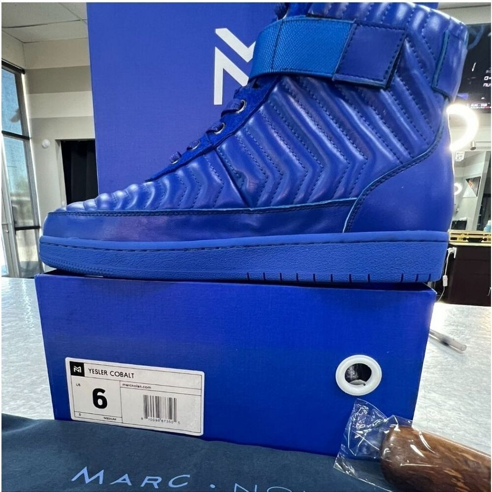Stylish Blue Men'sâHigh-Top Sneakers - Picture 3 of 6